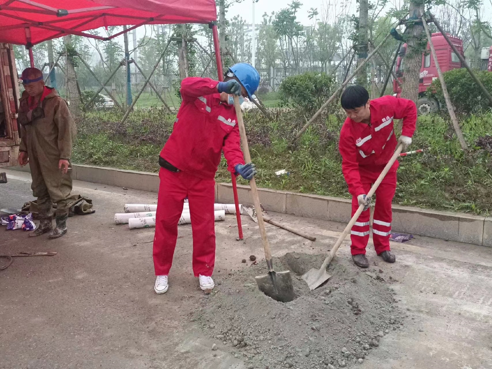 召陵管道疏通哪家好】及时进行市政管道清淤