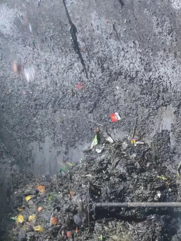 召陵污水池清理